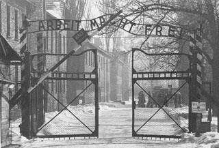 [Gate of Auschwitz]