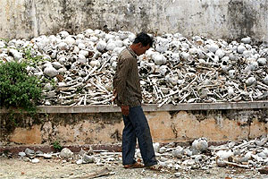 [Phnom Penh killing fields]